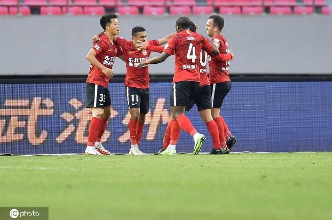 阿森纳6-0朗斯锁头名 哈弗茨连场破门若鸟点射前场5人齐开花欧冠小组赛B组第5轮，阿森纳主场迎战朗斯。